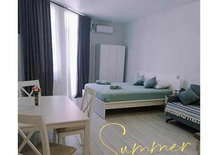 Номер Студия Status House
