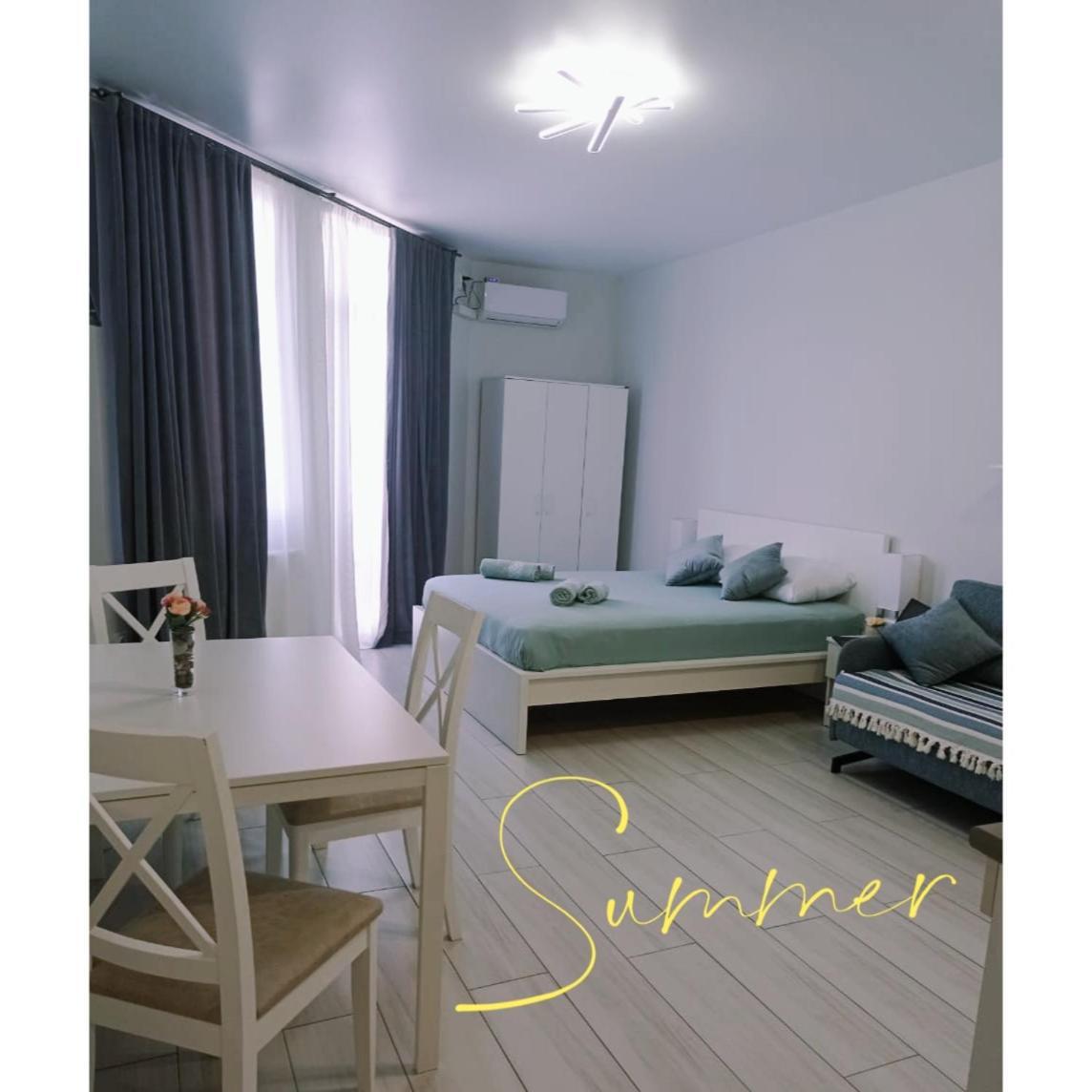 номер студия Status House * Батуми