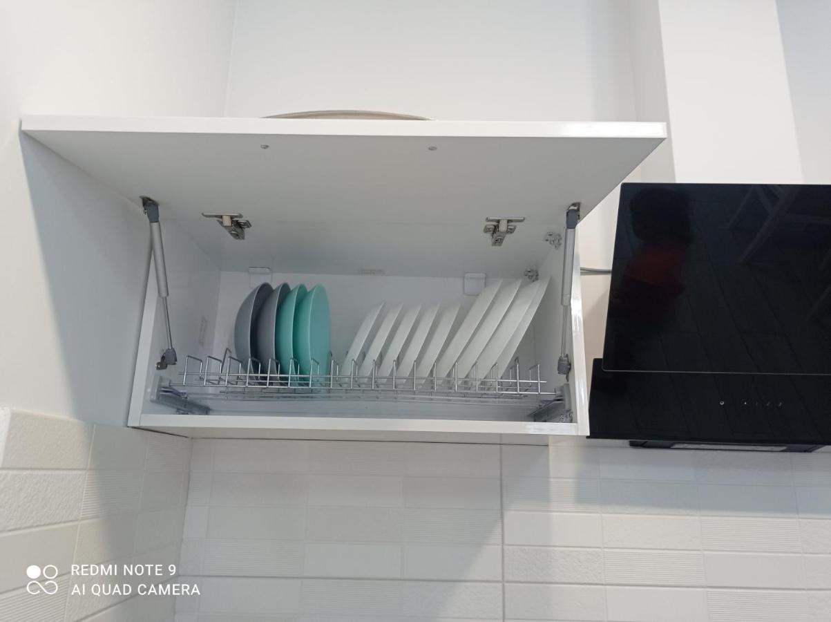 номер студия Status House